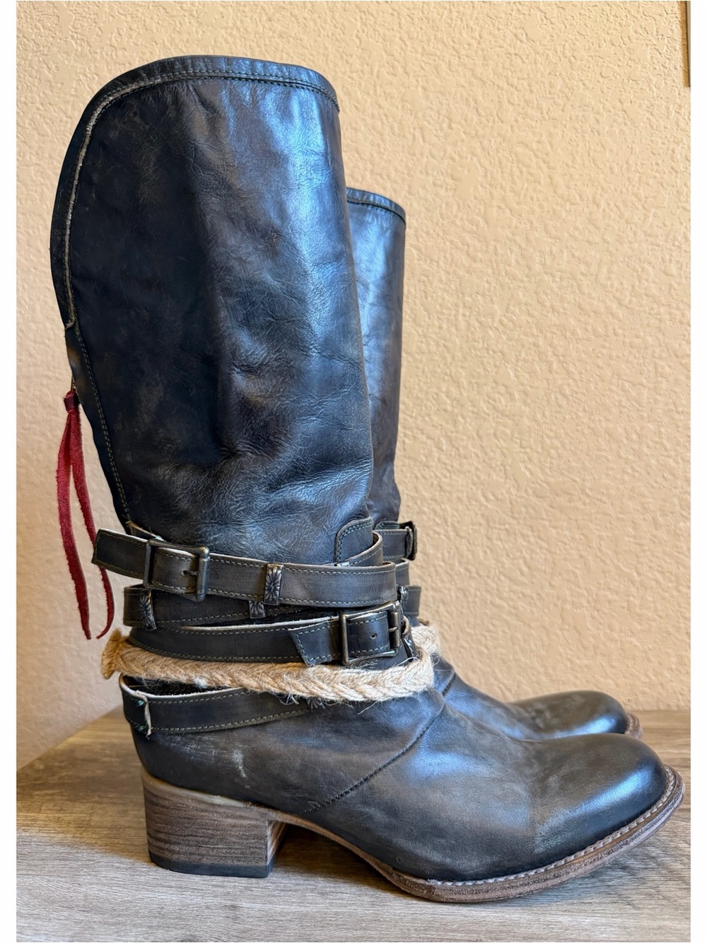 Freebird by Steven Drove Boots Distressed Leather Olive With Buckles Womens 11
